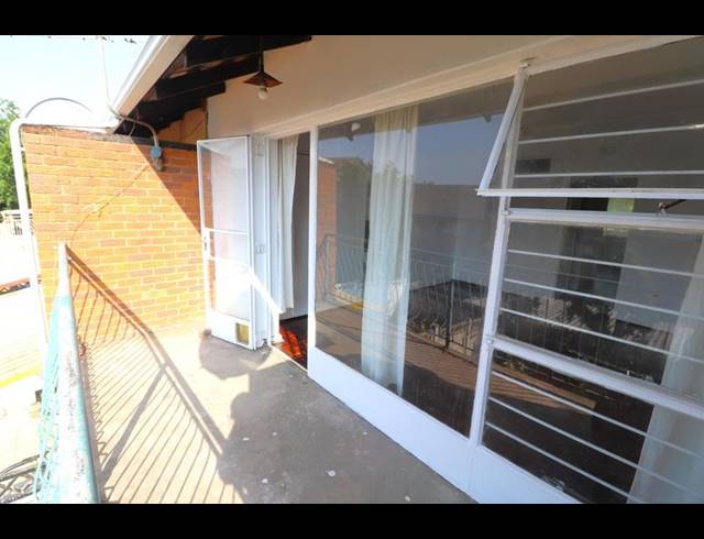 2 BEDROOM PROPERTY TO RENT IN WINDSOR WEST
